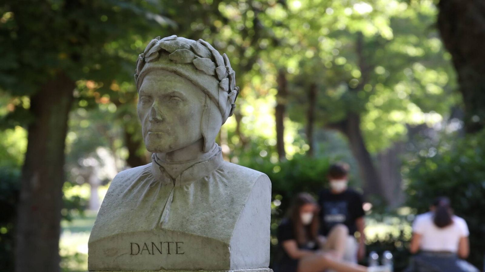 La 'Divina Comedia' de Dante será el primer libro en orbitar en el firmamento