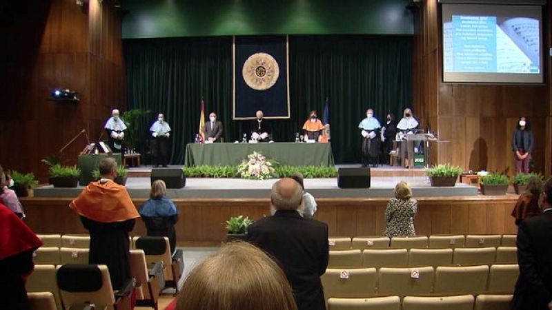 Honoris Causa UNED 2021: B. Vandermeersch y J. L. Mackenzie