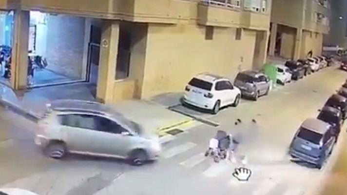 Telediario 1 - Detenido por dejar inconsciente a un conductor que se saltó un paso de peatones