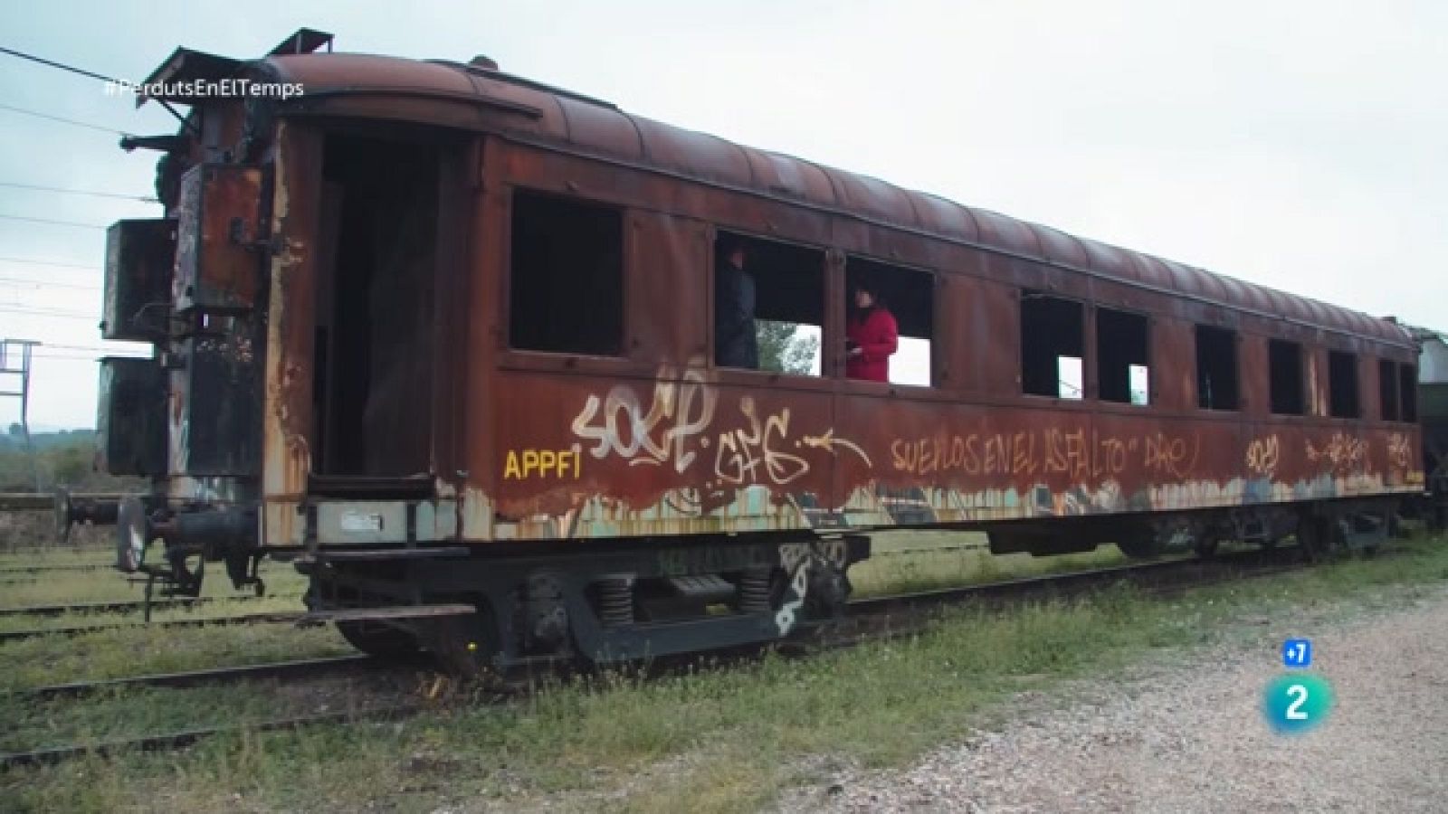 Des de la invenció de la roda, els mitjans de locomoció han evolucinat molt. L'Anna Bertran descobreix els trens, avions o cotxes perduts en el temps.