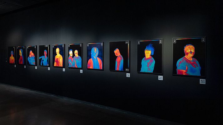 Telediario 1 - Una exposición explora las distintas facetas del color