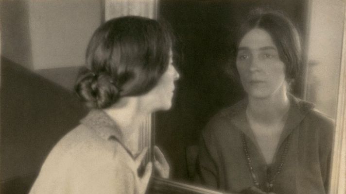 Telediario 1 - Photoespaña reivindica el trabajo de la canadiense Margaret Watkins y la estadounidense Bárbara Morgan