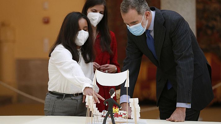 Telediario 1 - ¿Qué es un Rey para ti? Varios estudiantes valoran la figura y papel del jefe de Estado