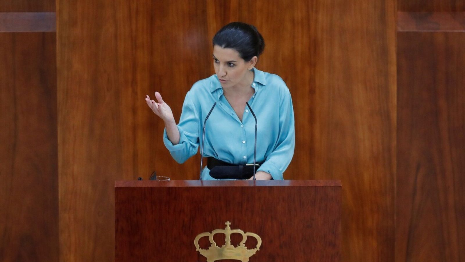 Vox da su apoyo a Ayuso y le pide derogar la ley LGTBI - Especiales informativos | Ver