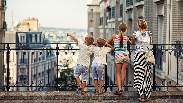 Telediario Fin de Semana - Campaña en Francia para tener dos apellidos y acabar con el "patriarcado patronímico"
