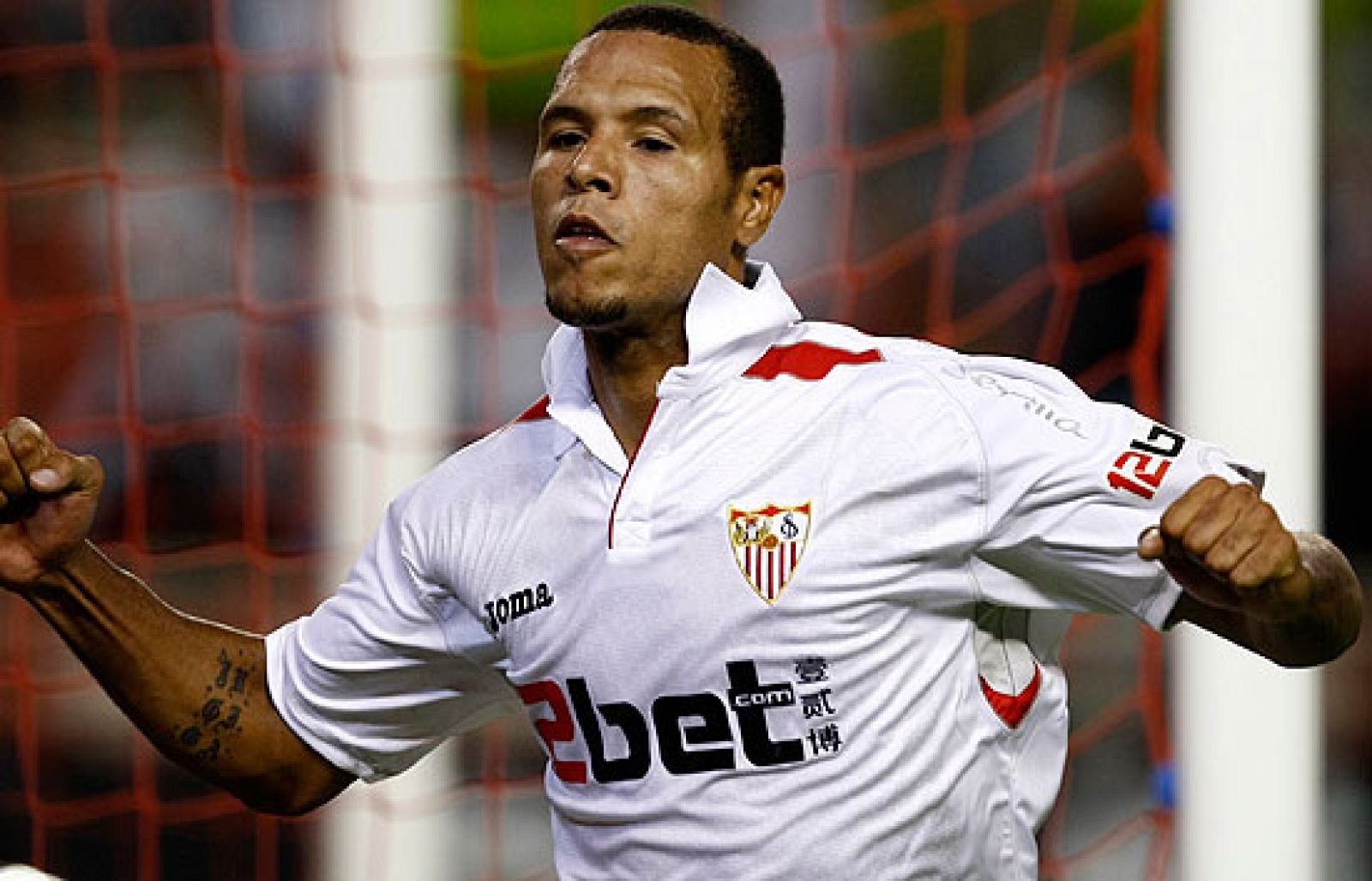 El Sevilla visita este martes al Glasgow Rangers en la Liga de Campeones. Los andaluces llegan en un gran momento de forma, sobre todo de sus delanteros. Luis Fabiano, uno de los fijos de la selección brasileña, destaca la pegada del conjunto sevilli