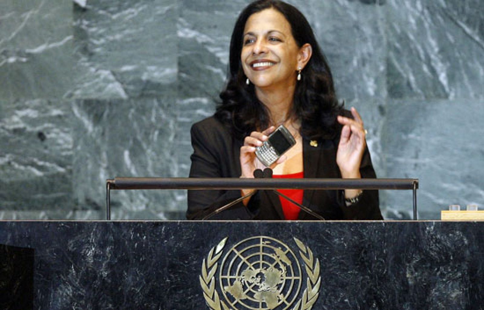 Micheletti revisará el estado de sitio a petición del Congreso