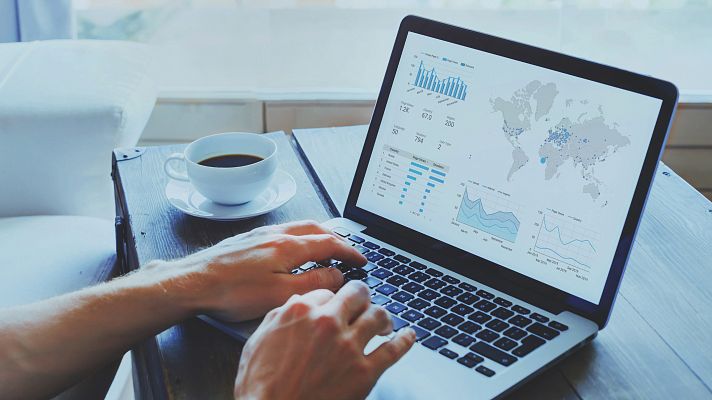 Telediario 1 - Los gurús de los datos de la pandemia en redes sociales