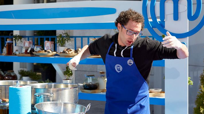 MasterChef - Ofelia besa a Fran en los labios