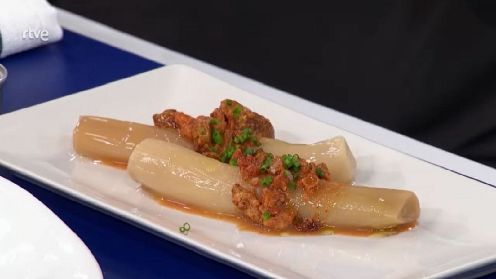 Puerros con huevas de erizo de mar - Como sapiens | Ver