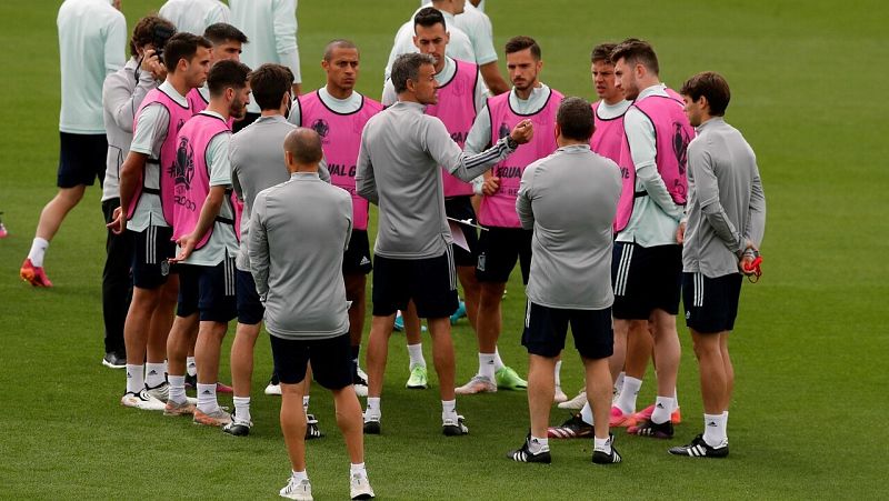 Último entrenamiento de España previo al partido ante Eslovaquia | Ver