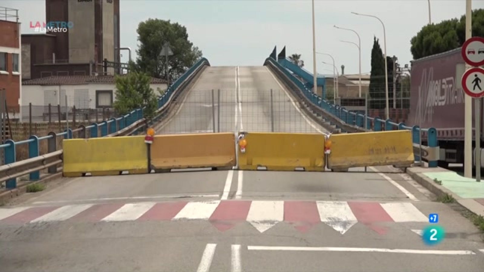 Parlem del problemes que genera el tancament del pont de la Feixa Llarga, expliquem la iniciativa de l'Ajuntament de Terrassa per recuperar l'ús de locals buits i coneixem l'eina GIravolt per donar a conèixer el patrimoni en 3D.