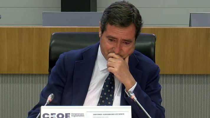 La tarde en 24h - El presidente de la CEOE se emociona al recibir el apoyo de sus compañeros tras sus palabras sobre los indultos