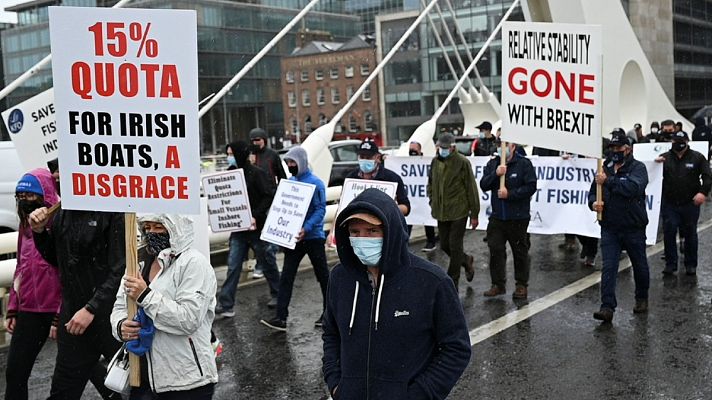 Telediario 2 - Cinco años después de que los británicos aprobasen el Brexit aún quedan cuestiones por resolver