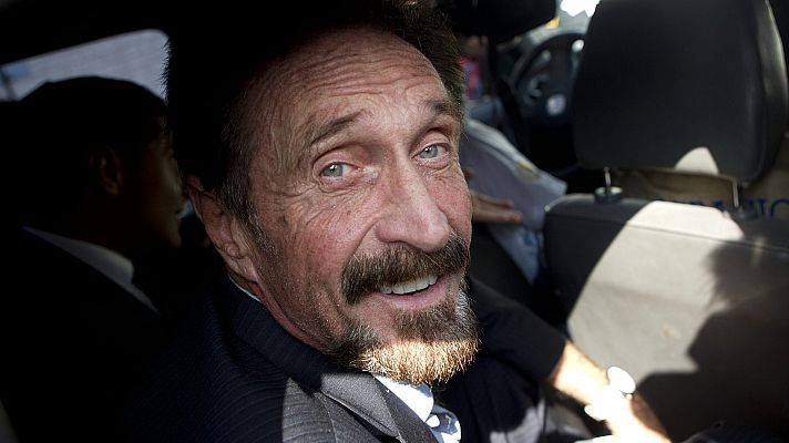 Telediario 2 - Encuentran muerto al fundador del antivirus McAfee en una prisión de Barcelona tras aprobarse su extradición a EE.UU.