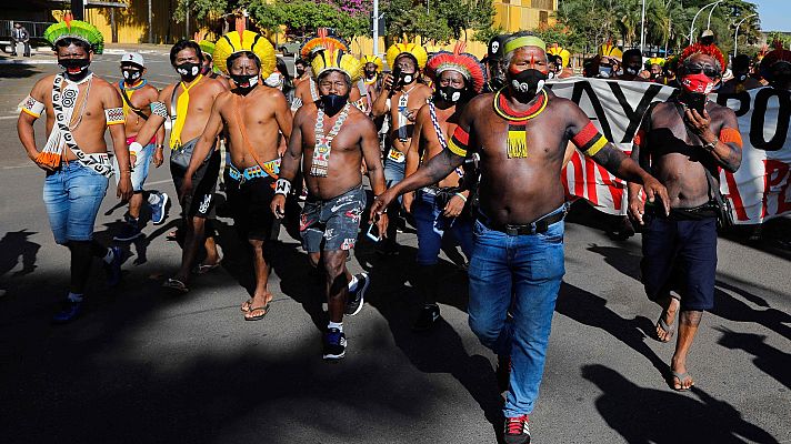 Informativo 24h - Indígenas brasileños protestan contra la explotación de sus tierras