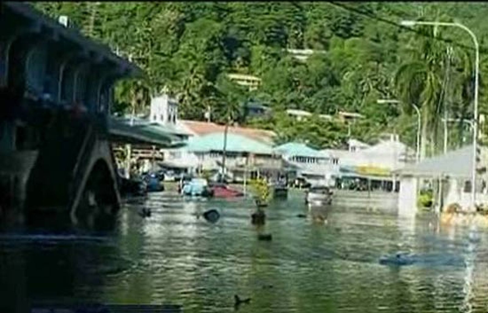 Tsunami en las islas Samoa | Ver