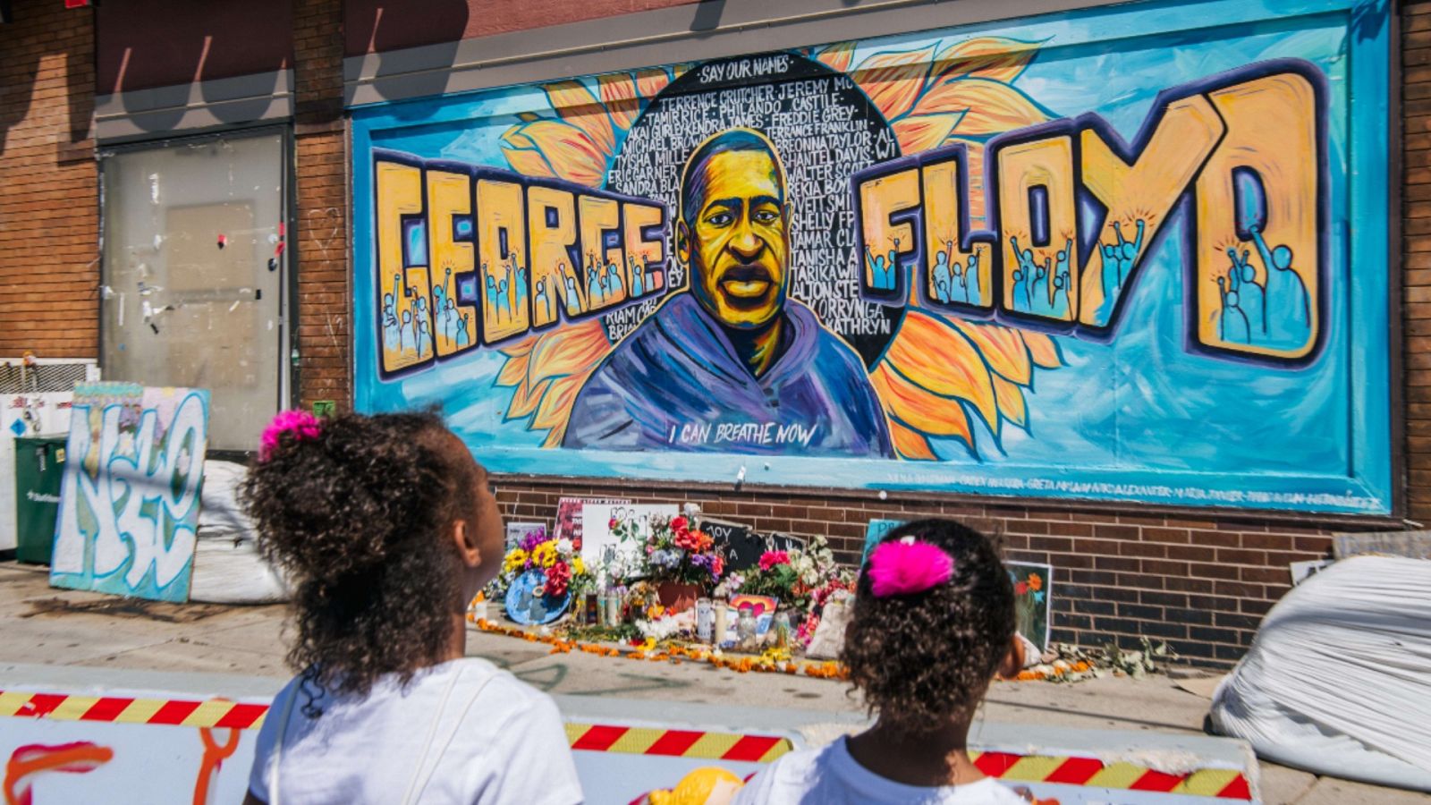 Estados Unidos| El expolicía Derek Chauvin, condenado a 22 años y medio de prisión por el asesinato de George Floyd- RTVE.es - Informativo 24h | Ver