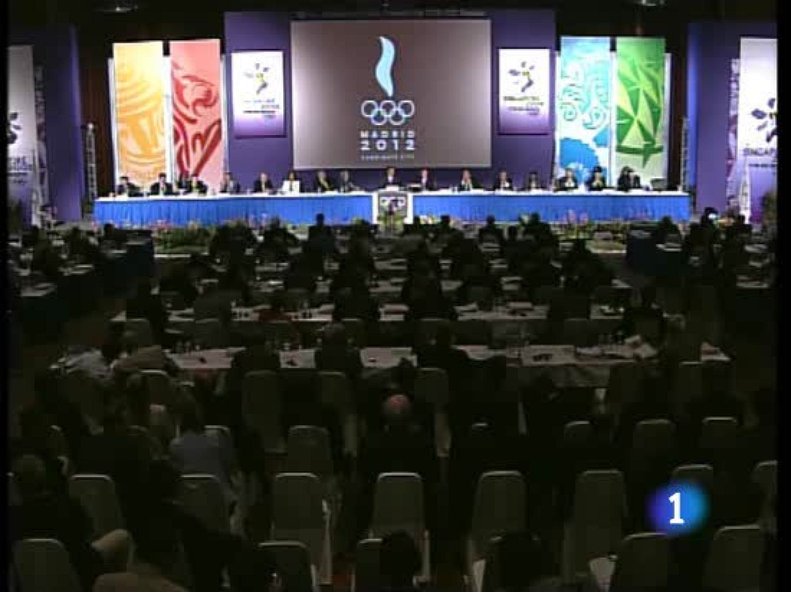 Los miembros del COI que tienen que decidir a que ciudad se van los Juegos de 2016 es un grupo singular, en el COI hay desde campeones olímpicos hasta miembros de las familias reales.