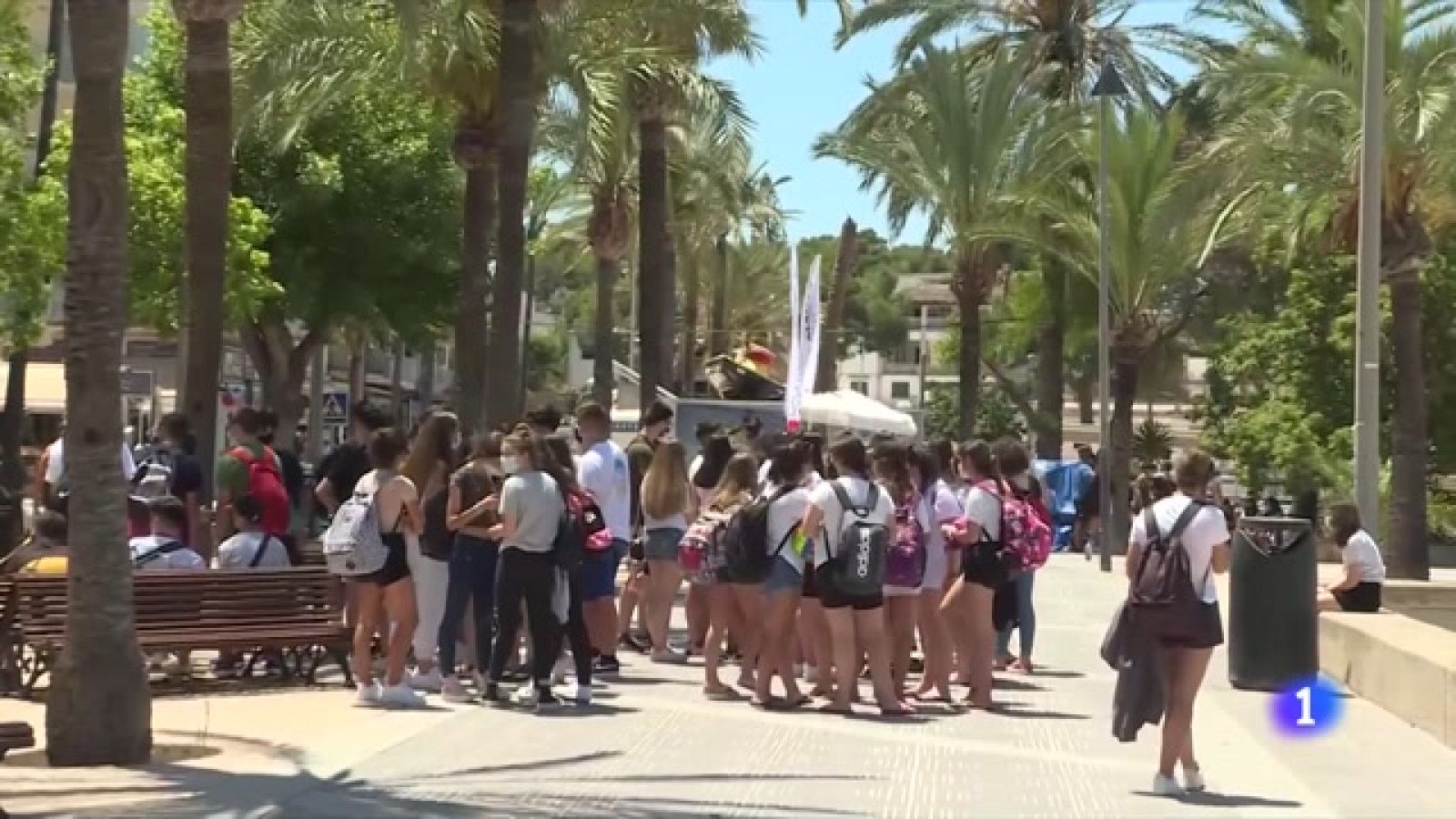 Alerta pel creixement dels contagis entre els joves