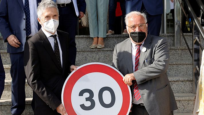 Telediario 1 - El director de la DGT avisa: "Pensamos que somos inmunes a todo y a los accidentes no lo somos"