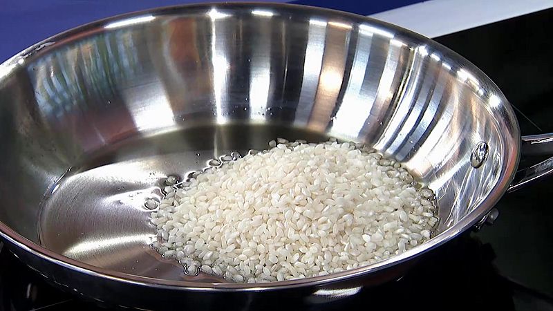 Miguel �ngel Mu�oz nos ense�a a nacarar el arroz - Como sapiens | Ver