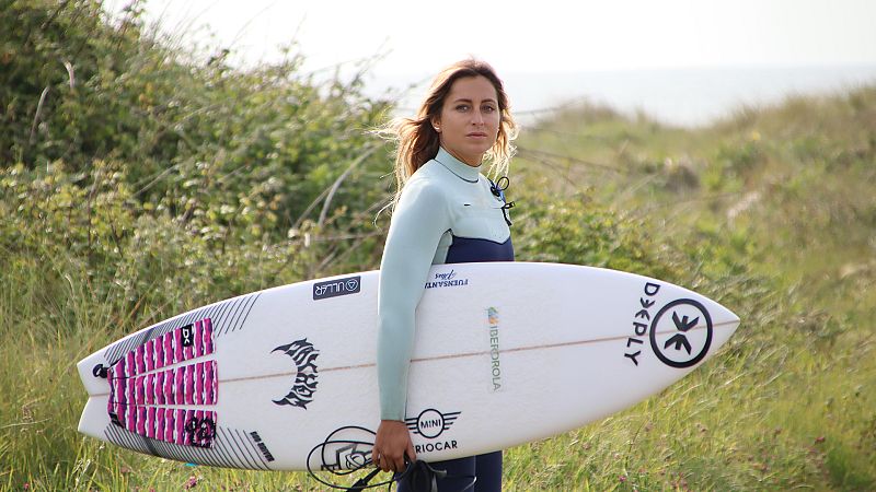 Tour Universo Mujer - Programa 16: Luc�a Marti�o, el nuevo talento del surf espa�ol - ver ahora