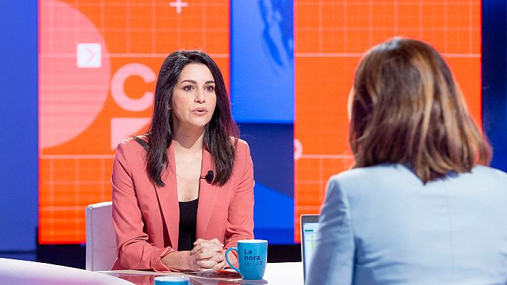 La hora de La 1 - Arrimadas insiste en una moción contra el Gobierno presentada por el PP: "A Sánchez le refuerza cuando lo hace Vox"