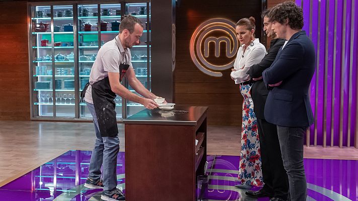 MasterChef - Arnau vuelve a triunfar con un complejo postre en cocinas