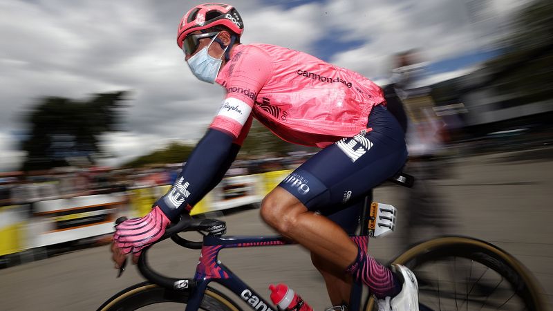 Tour de Francia 2021 | Rigoberto Urán: "Si ponen estas carreteras incitan a que haya estas caídas"