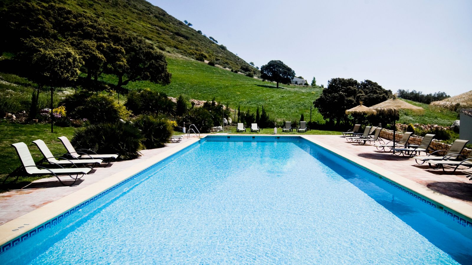 España Directo - ¿Te apuntas al 'boom' de las piscinas de alquiler?