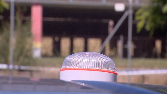 Telediario 1 - Entra en vigor la luz de emergencia V-16