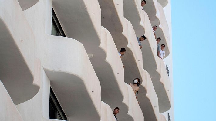 La tarde en 24h - Sanidad actualiza los datos del 'macrobrote' de Mallorca: al menos 1824 casos y 5978 personas en cuarentena