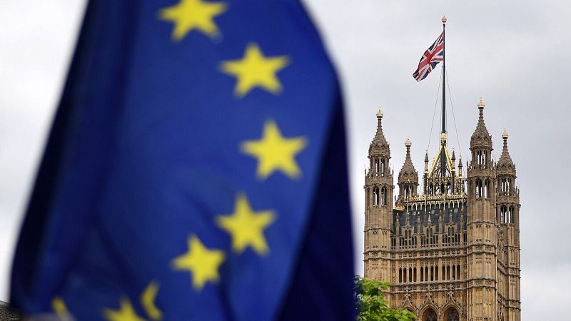 Termina el plazo para la regularización de los residentes de la UE en Reino Unido | Ver