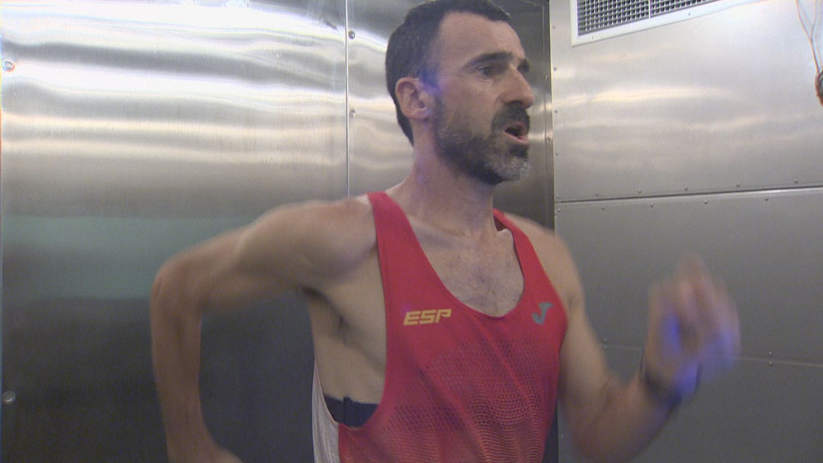 Bragado entrena en una cámara con la humedad de Tokio | Ver