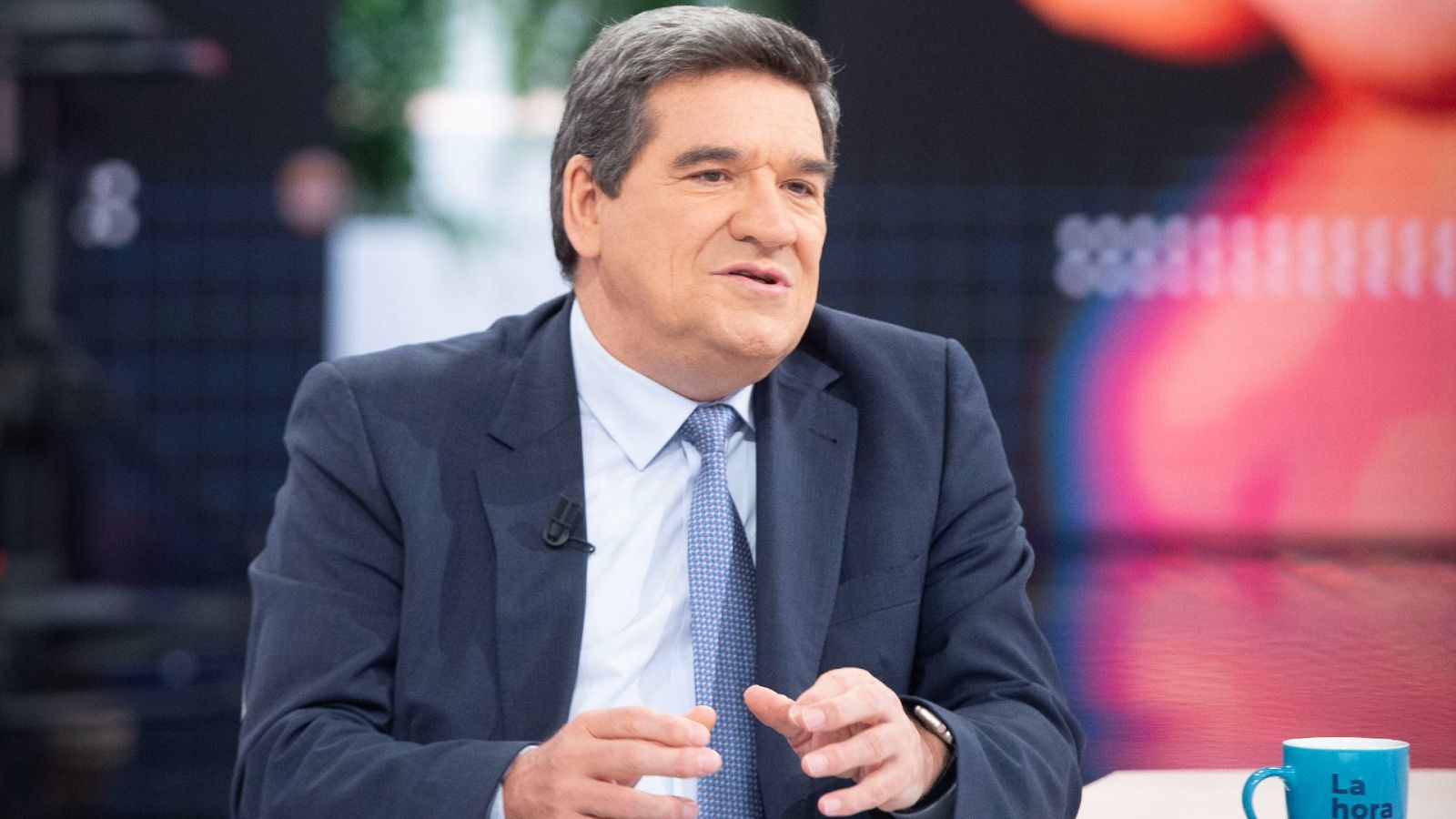 Escrivá asegura que la reforma de las pensiones entrará en vigor al final de este año y niega que "merme" su cuantía