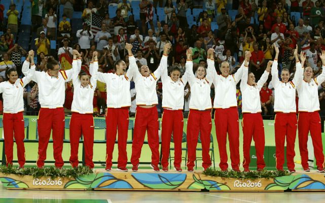 Tokyo 2020 - La selección femenina de baloncesto gana la medalla de plata en los Juegos Olímpicos de Río 2016