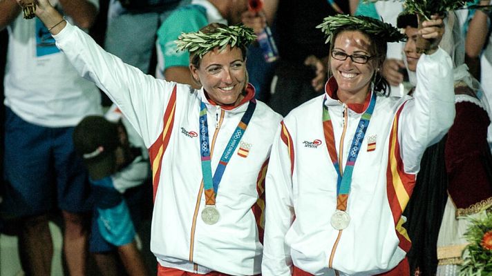 Tokyo 2020 - Sandra Azón y Natalia Vía-Dufresne ganan la medalla de plata en los Juegos Olímpicos de Atenas 2004