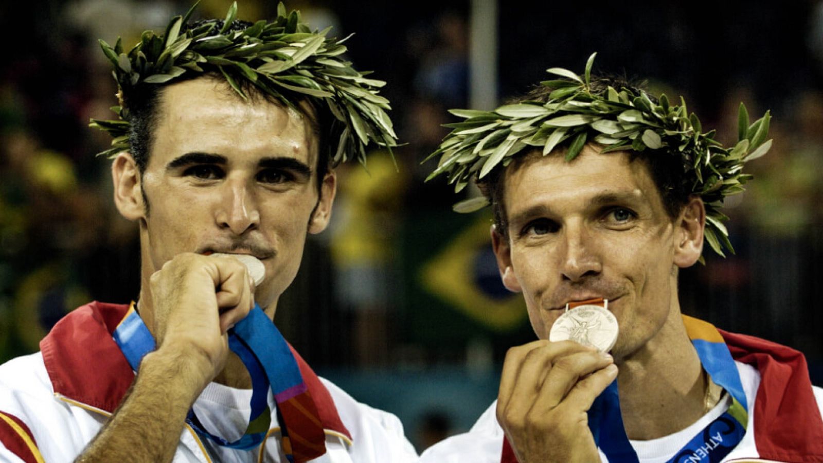 Javier Bosma y Pablo Herrera ganan la medalla de plata en los Juegos Olímpicos de Atenas 2004 | Ver