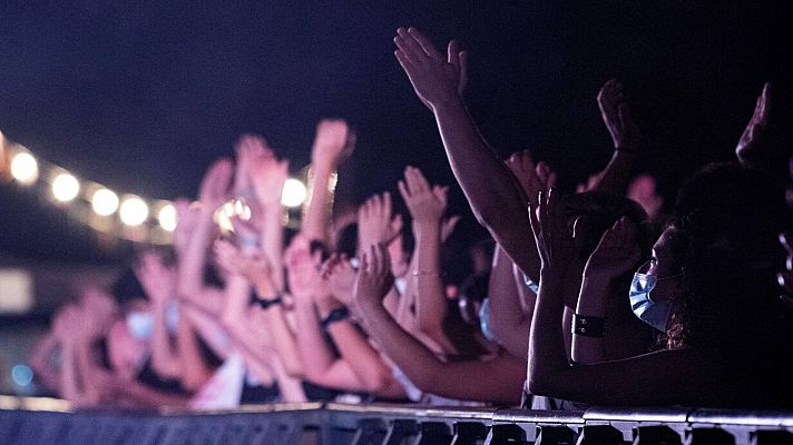 Telediario 1 - Cantabria se plantea cerrar el ocio nocturno