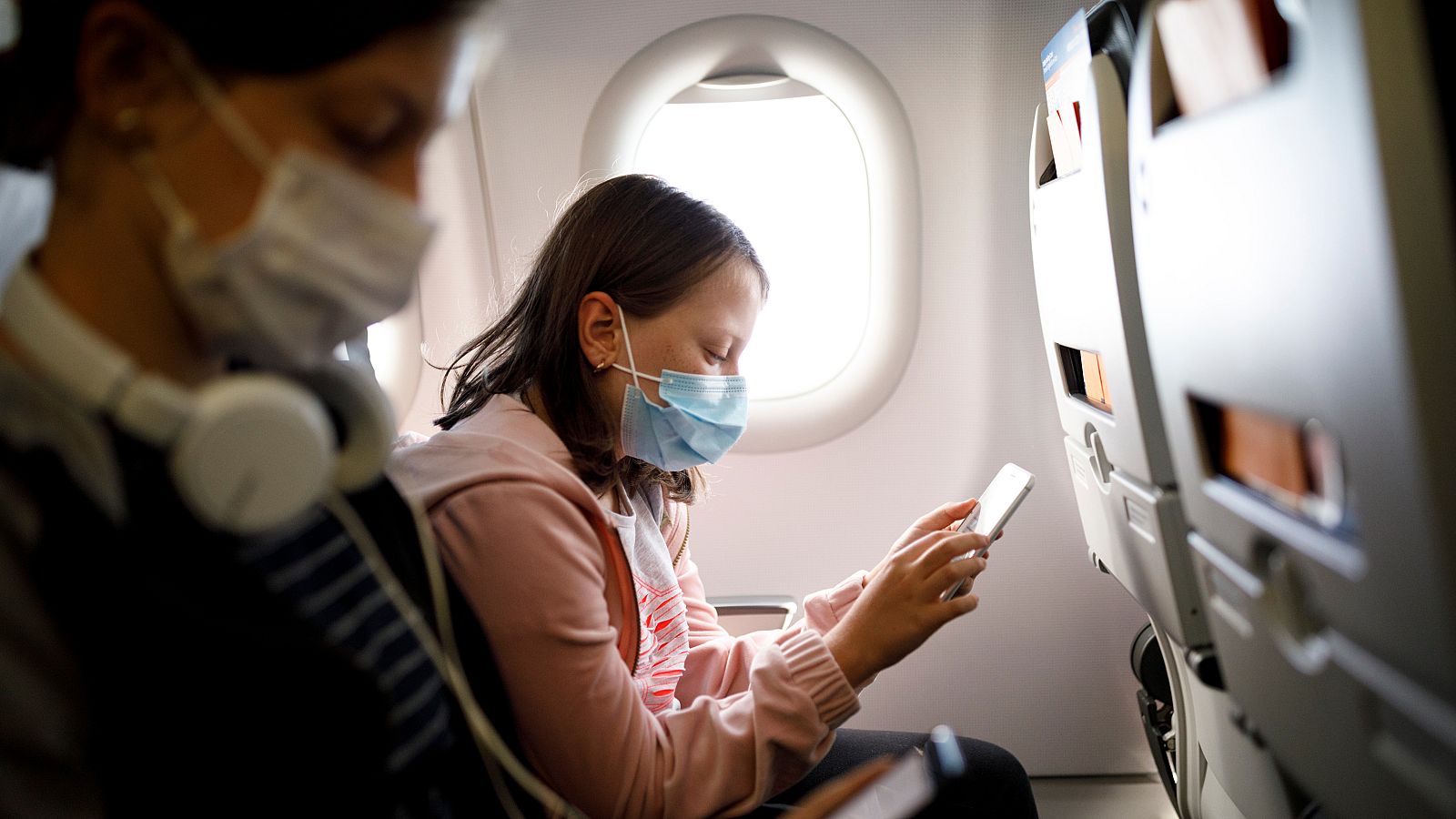 Vacunados, con PCR negativa y aún así en cuarentena - Telediario 1 | Ver