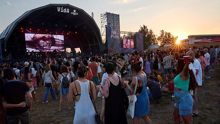 Telediario 1 - Largas colas en el Vida, el primer festival sin distancias