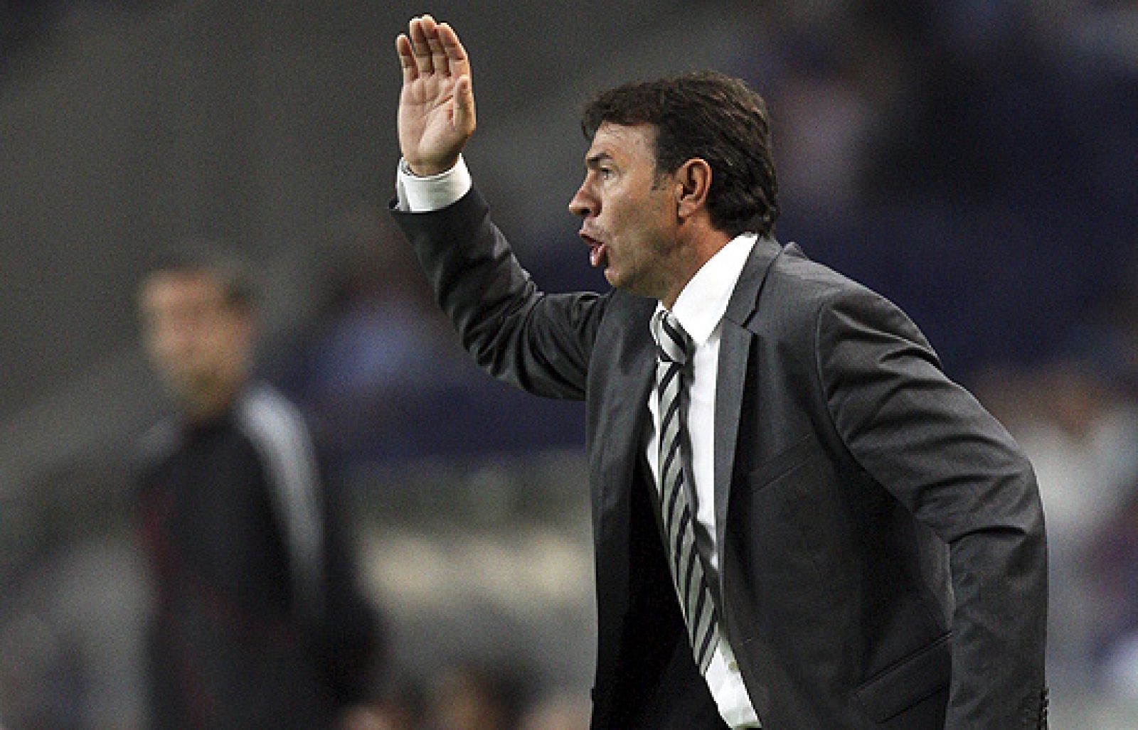 Abel Resino está muy tocado después de la derrota contra el Oporto por 2-0.