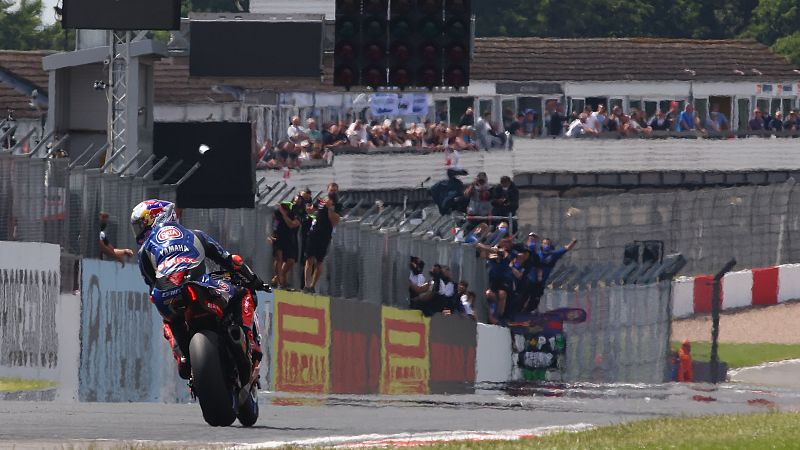 Razgatlioglu vence en la Carrera 1 de Donington | Ver