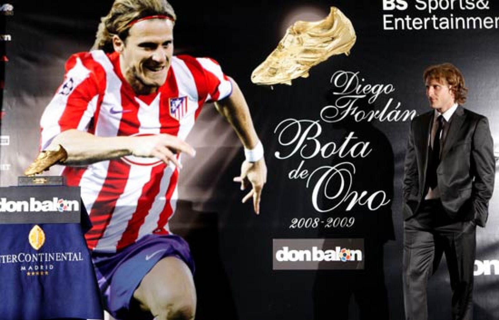 Forlán recoge su bota de oro | Ver