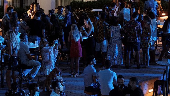 Telediario 2 - Los contagios se disparan, la mayoría entre los más jóvenes