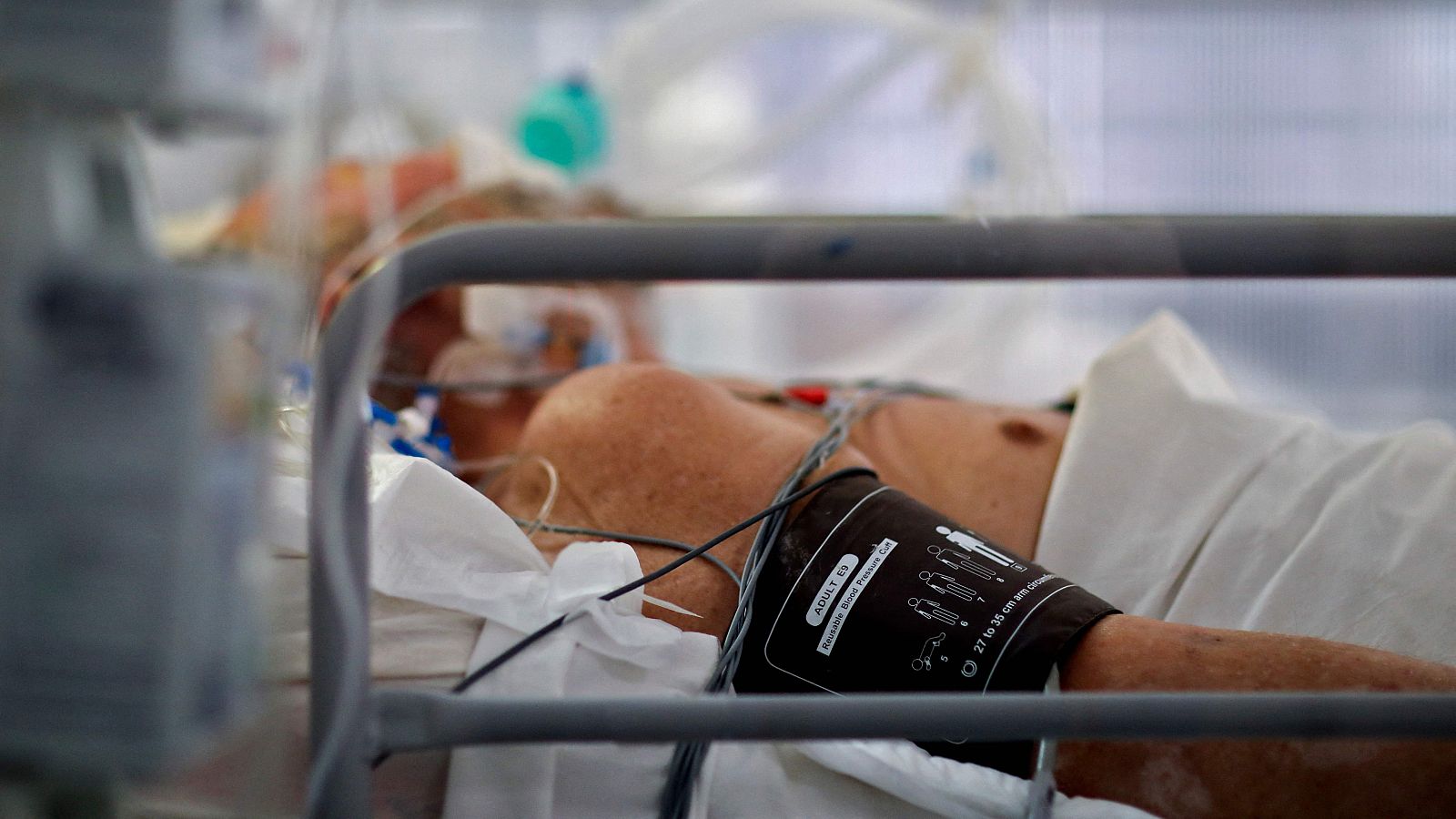 La variante Delta incrementará los ingresos hospitalarios, pero no como en olas anteriores - Telediario 1 | Ver