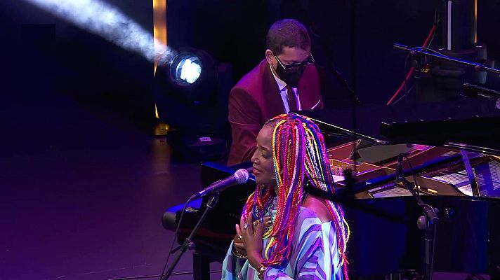 Las noches del Monumental - Lucrecia es música