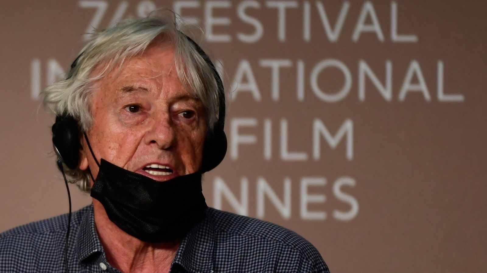 Paul Verhoeven presenta en Cannes 'Benedetta', la historia de una monja lesbiana en la Italia del siglo XVII