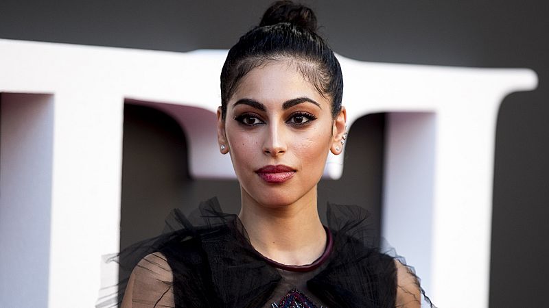 La belleza cautivadora de Mina El Hammani